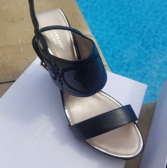 Versace high heels size 39. - Picture 2 of 6